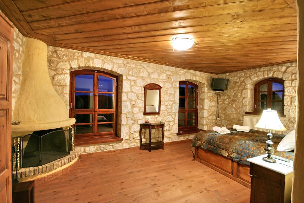 Archontiko Kolokotroni Hotel Stemnitsa Phòng bức ảnh